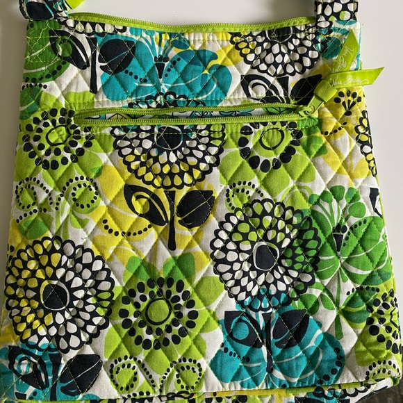 Vintage Pattern Vera Bradley Crossbody - Picture 4 of 8